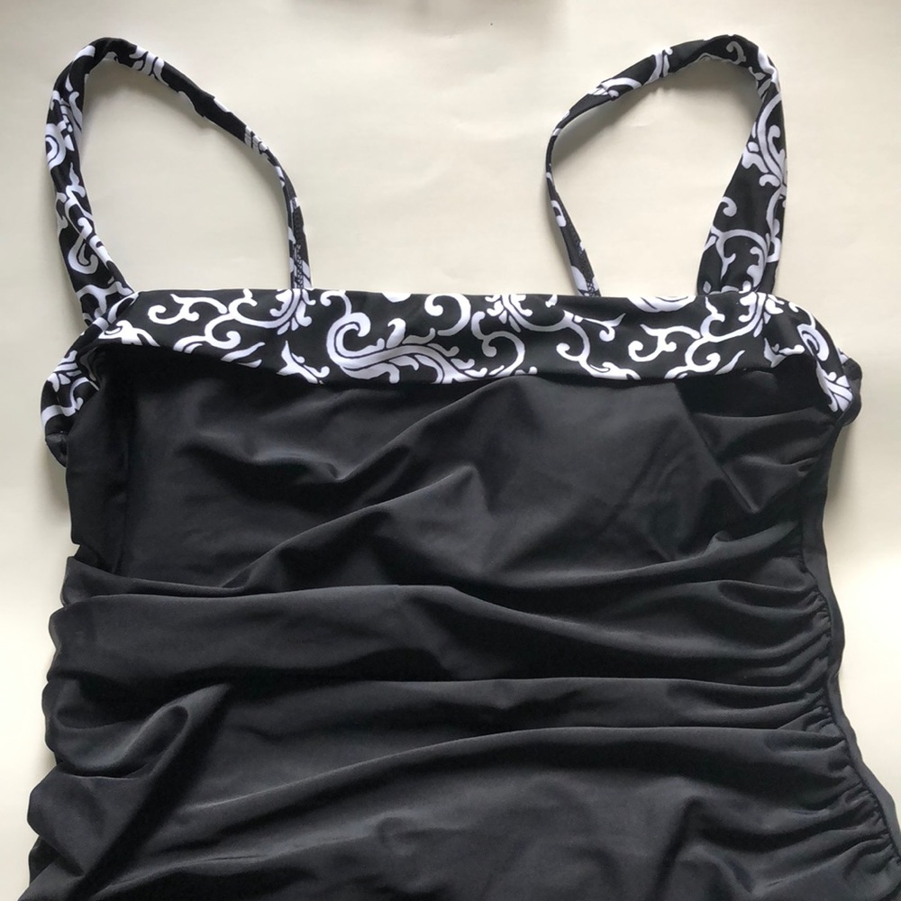 Ellen Tracy One piece swimwear with skirt